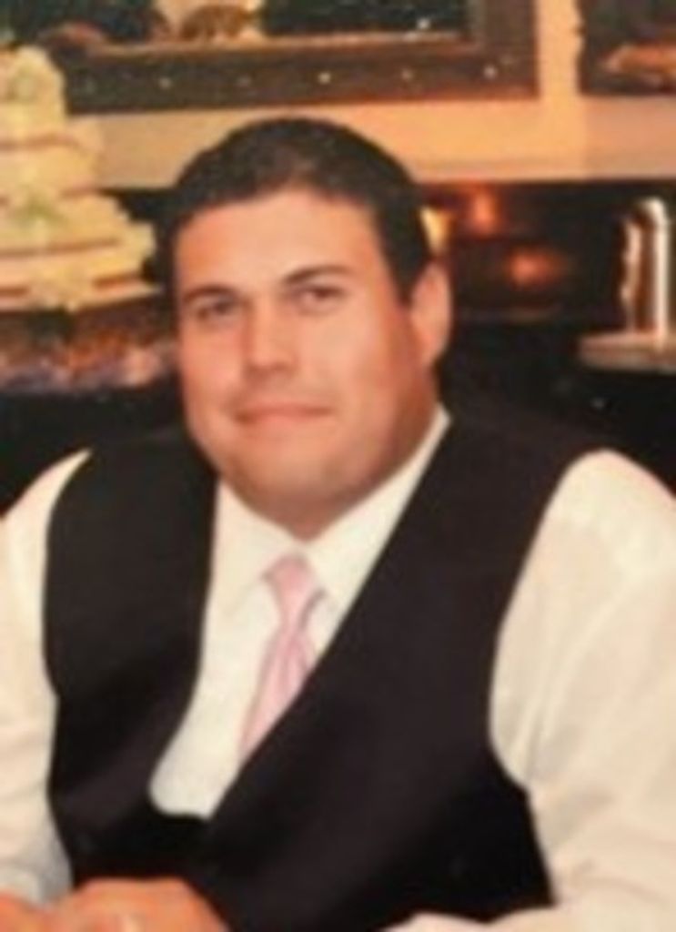 Alexandro E Velez Profile Photo