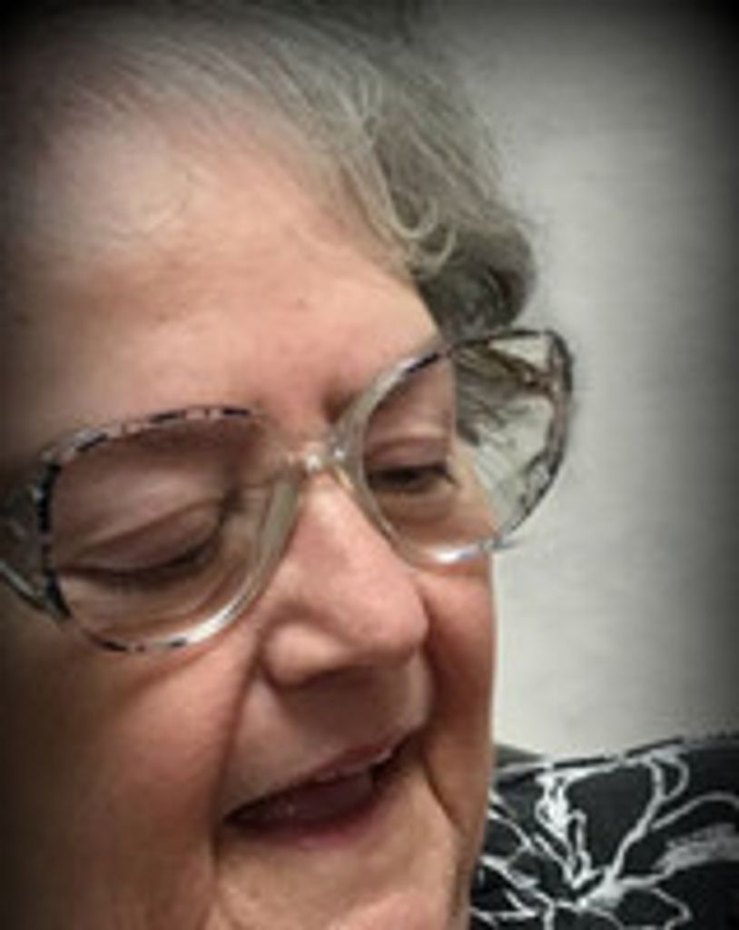 Carolyn A Lattina