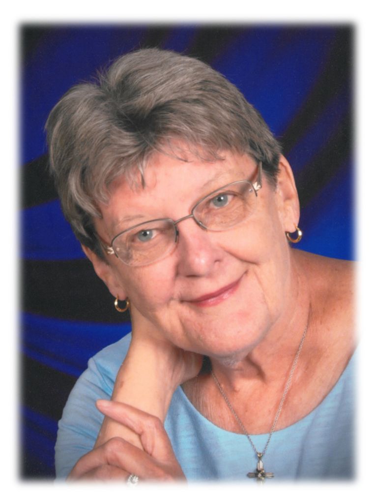 Julie Ann Molnar Profile Photo