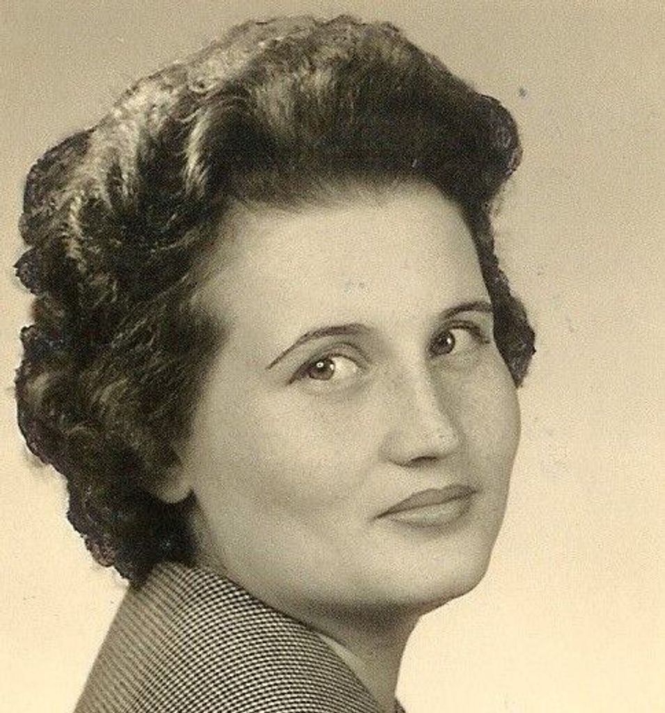 Brigitte "Dee Dee" Kelly Profile Photo