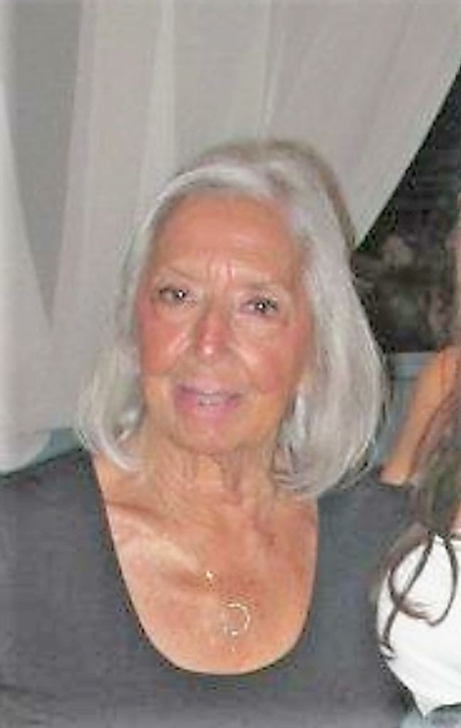 Evelyn Colucci Racz Profile Photo