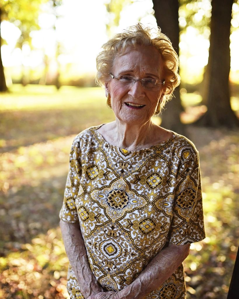 Elizabeth Clark Gillespie Profile Photo