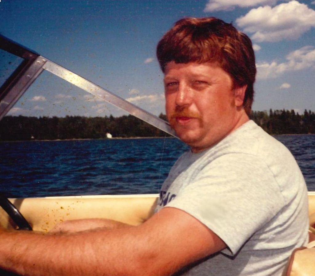 Robert "Bob" White