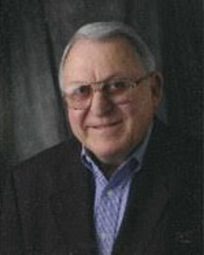 Robert Garland Holt Profile Photo