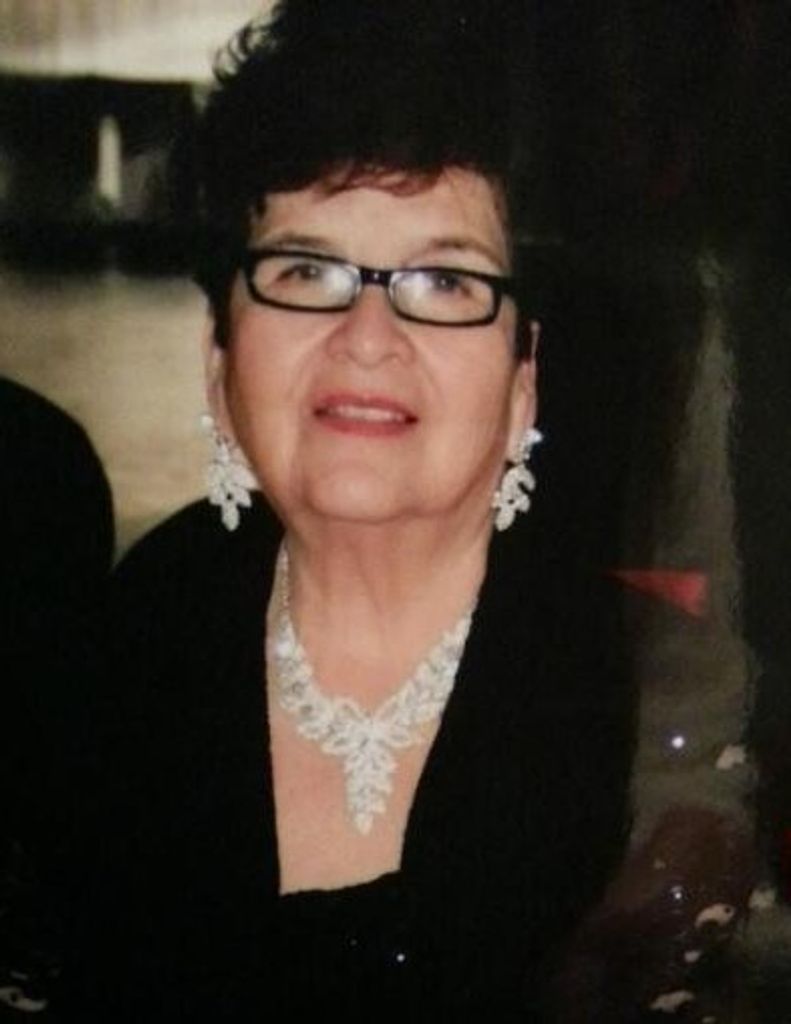Adela Escamia