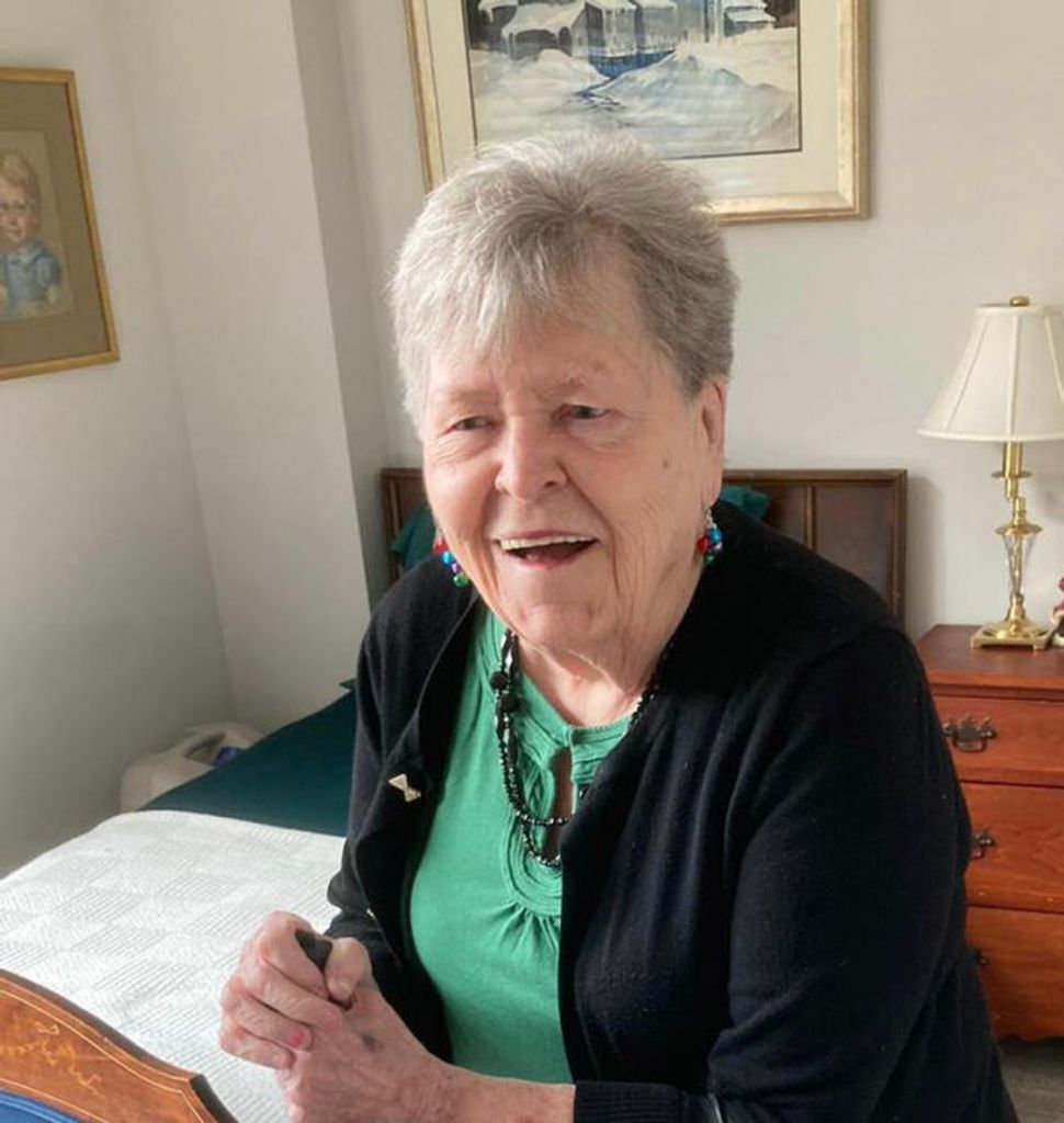 Beverly Crane (Tyrrell)  Dubee