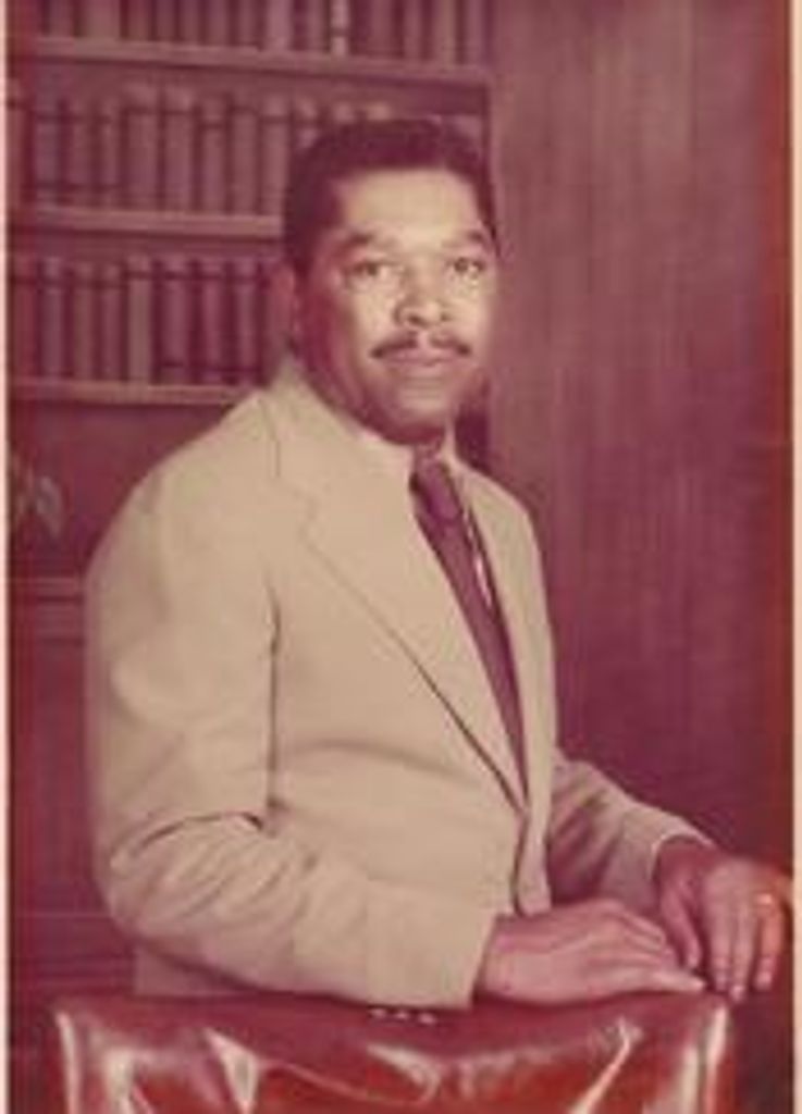 Amos Louis Lee Profile Photo