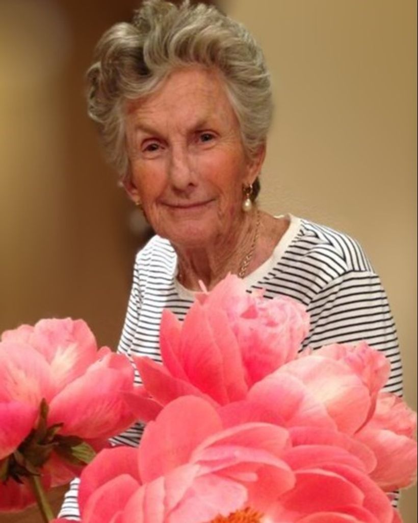 Alexandra "Sandy" Elliott