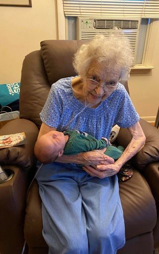 Evelyn "Miss Heide" Mae Heidebrecht photo gallery thumbnail 39 of 78
