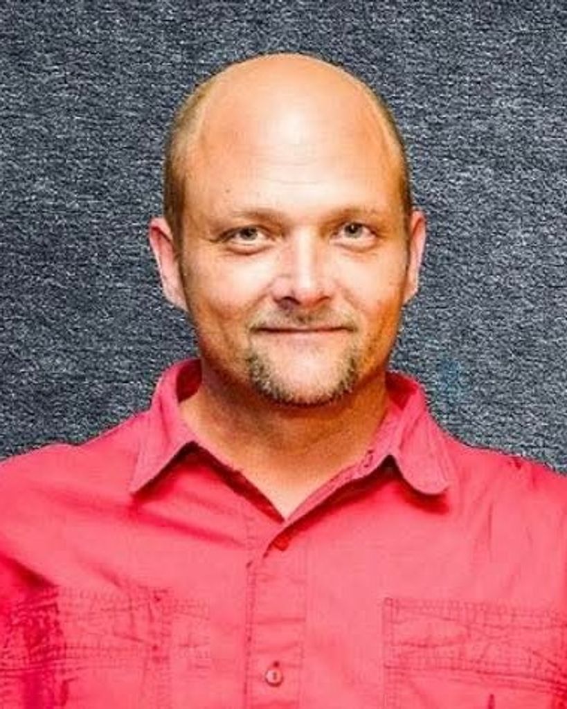 Paul James Warner Profile Photo