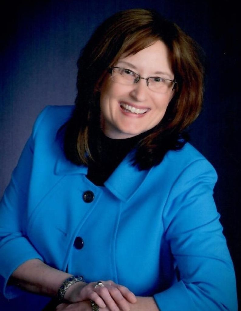 Lynelle (Skouby)  Luther