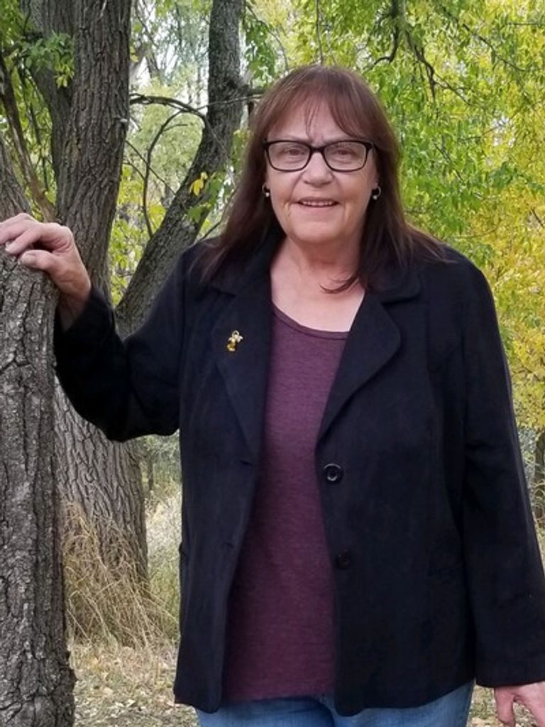 Cindy Larson Profile Photo