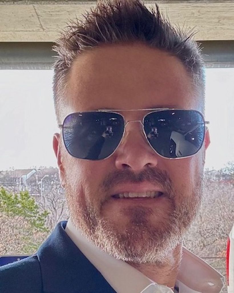 Christopher Van Zandt Profile Photo