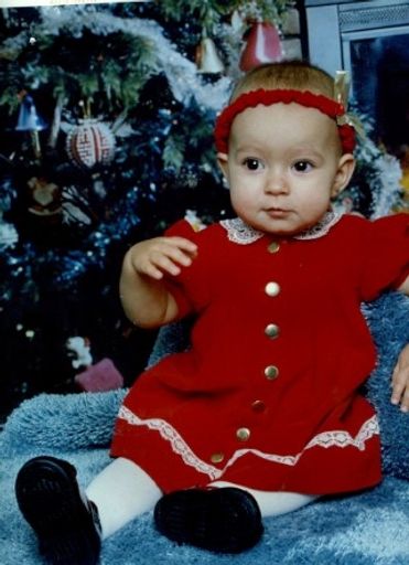 Kerri Mary Scott photo gallery thumbnail 24 of 144
