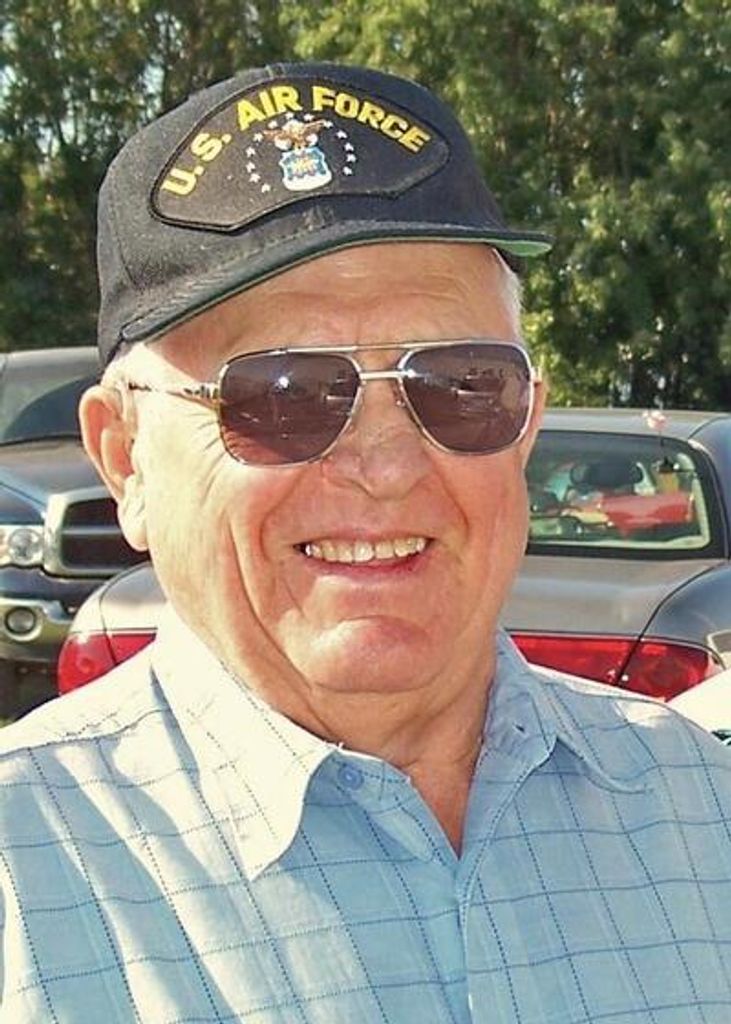 Raymond Holt Profile Photo