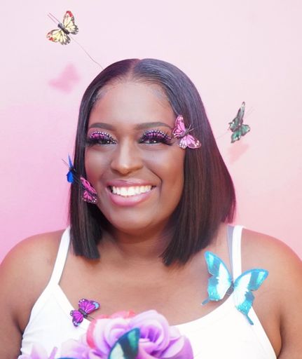 Yvette King photo gallery thumbnail 18 of 31