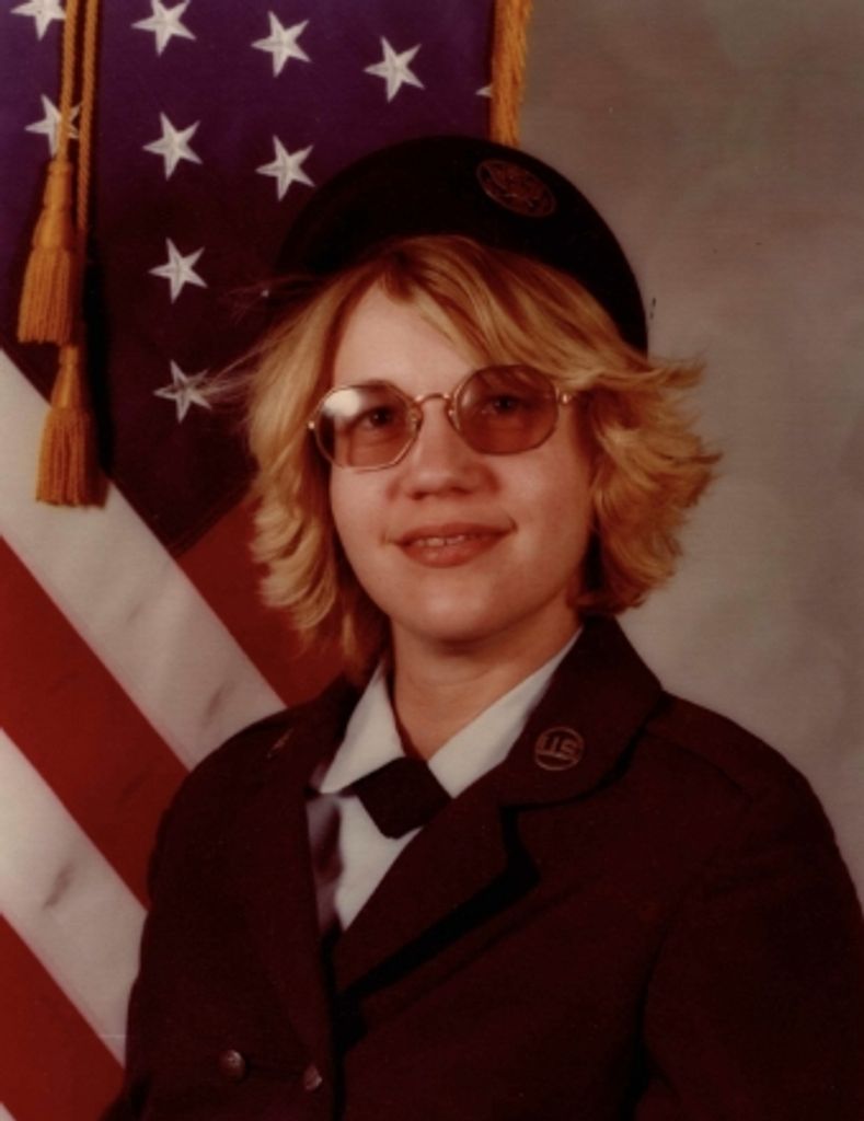 Suzanne "Sue" Halcomb