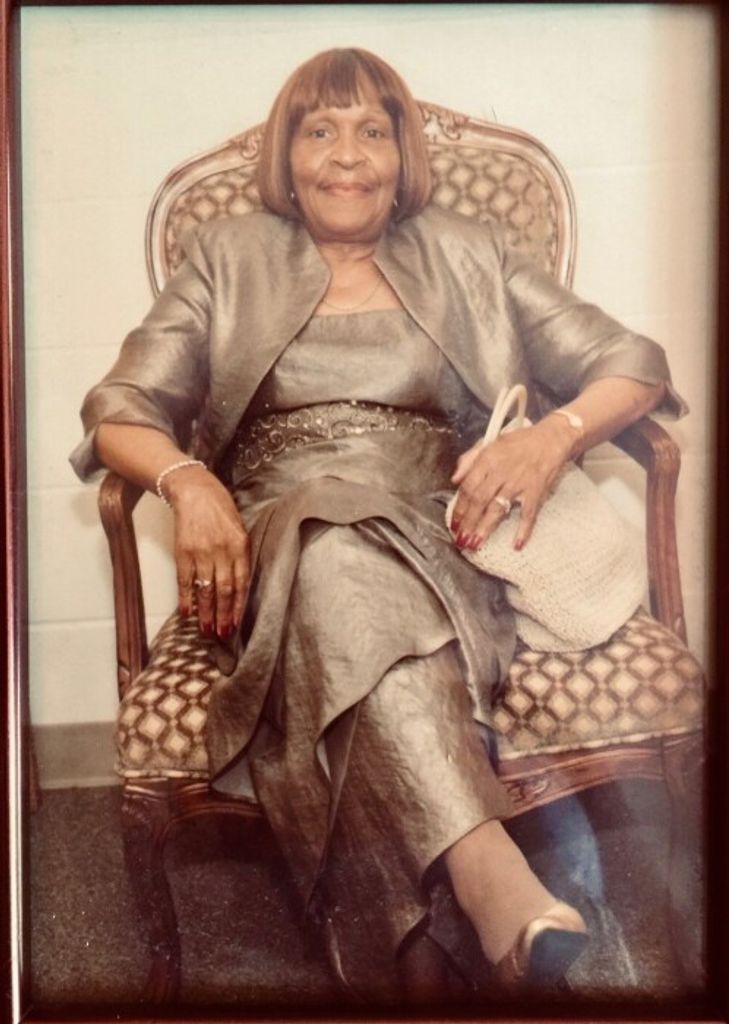 Loretta Elaine Carter