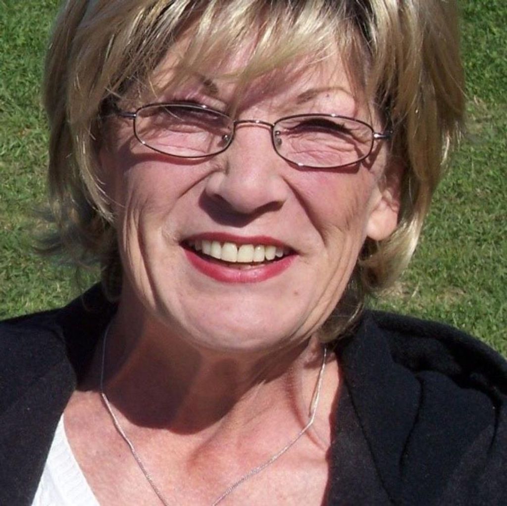 Dewanna (Dee) Pearce Profile Photo