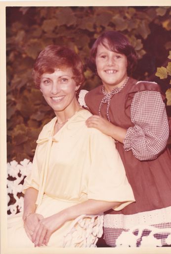 Linda Kay Davis photo gallery thumbnail 28 of 45