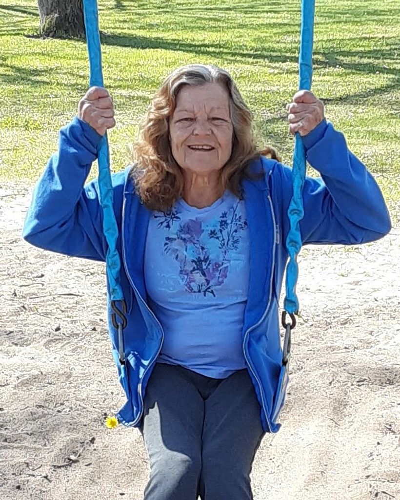 Roxanne Marie Solomakos