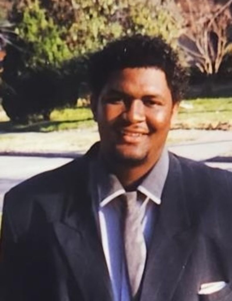 Victor  Tyronne Davis