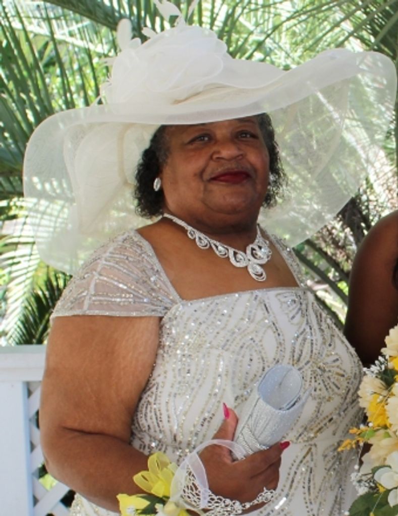 Mrs. Linda M Roberts
