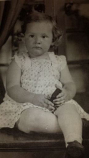 Hattie Aebly photo gallery thumbnail 2 of 11