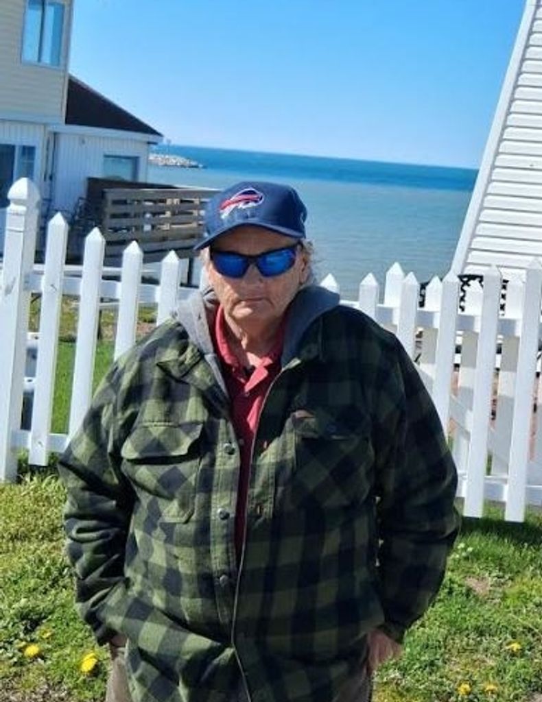 Francis Lewenicht Profile Photo