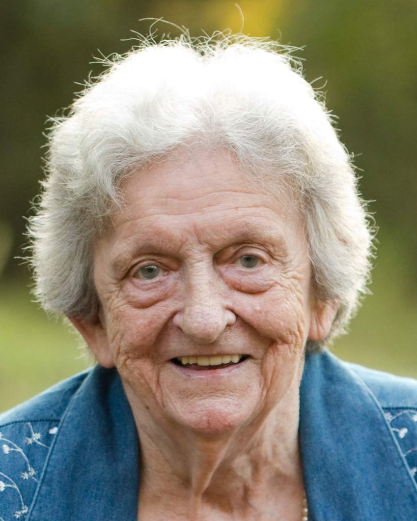 Evelyn (Wallace) Thompson