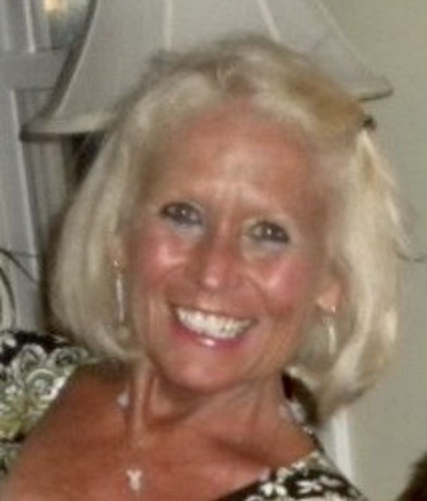 Marsha "Sissy" (Carrigan)  Thomas