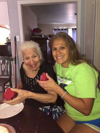 Yolanda C. Gonzalez photo gallery thumbnail 332 of 357