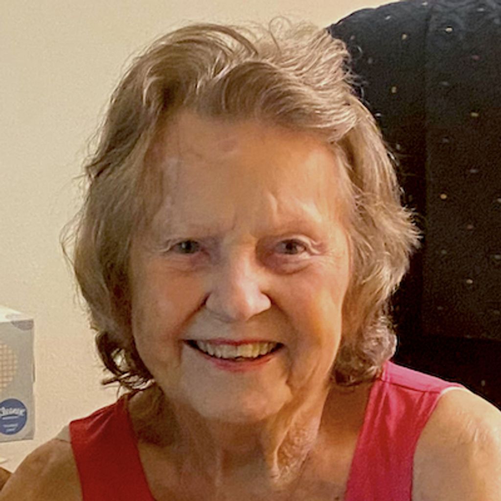 Evelyn Blyth Profile Photo