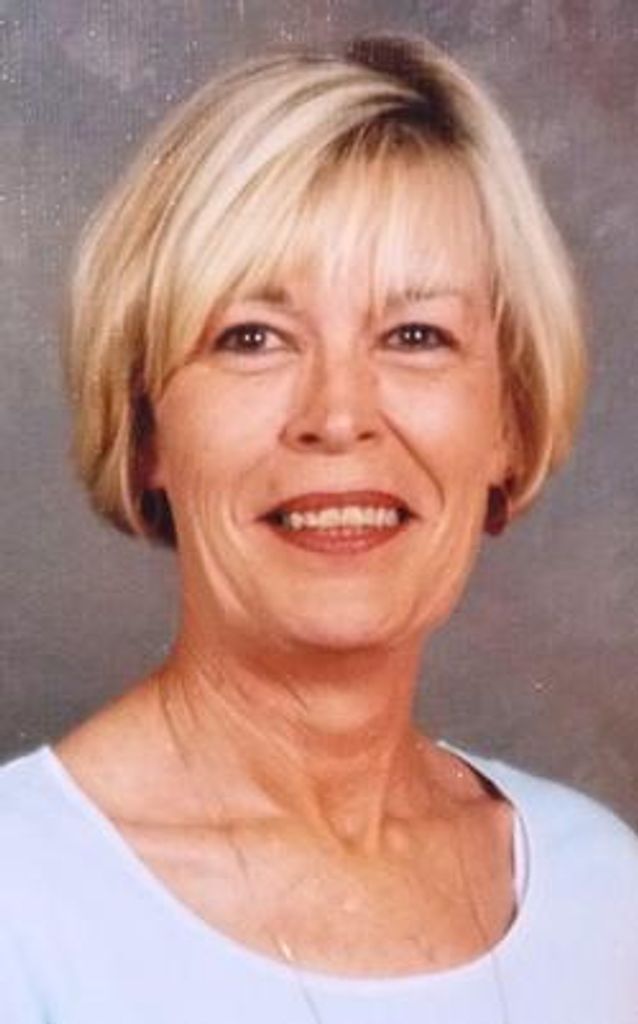 Elaine Hollis "Holley" Newsom