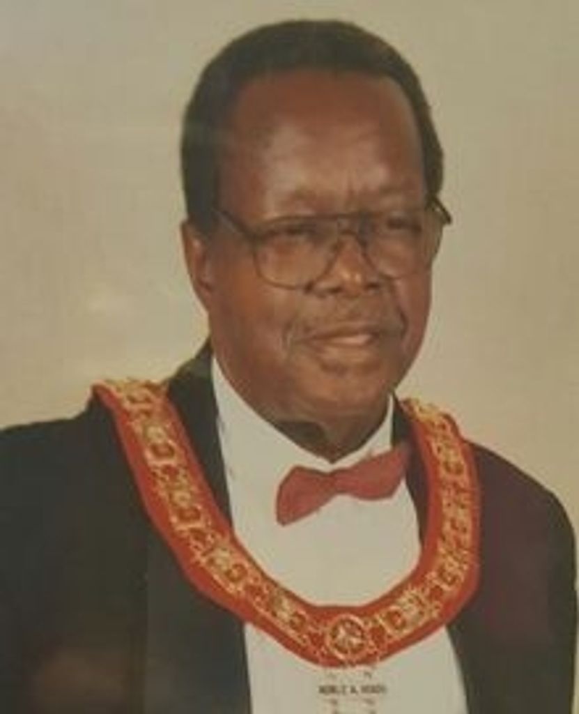 Mr Ellison Hixson
