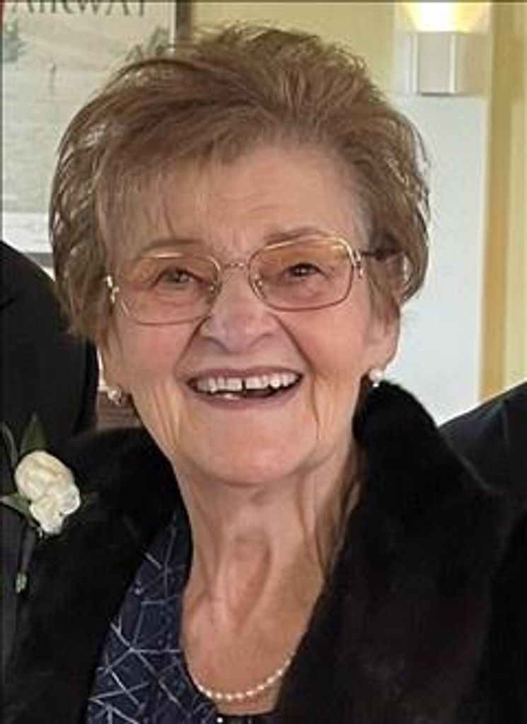 Teresa Costantini Profile Photo