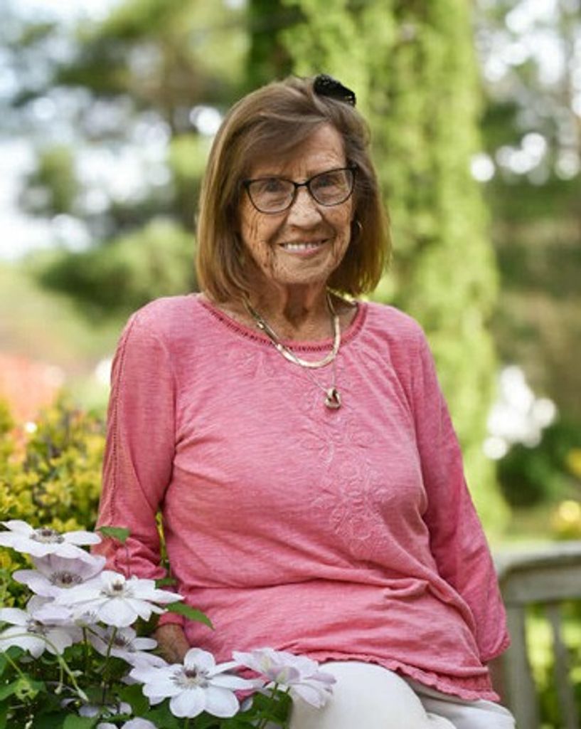 Estella Barnett Profile Photo