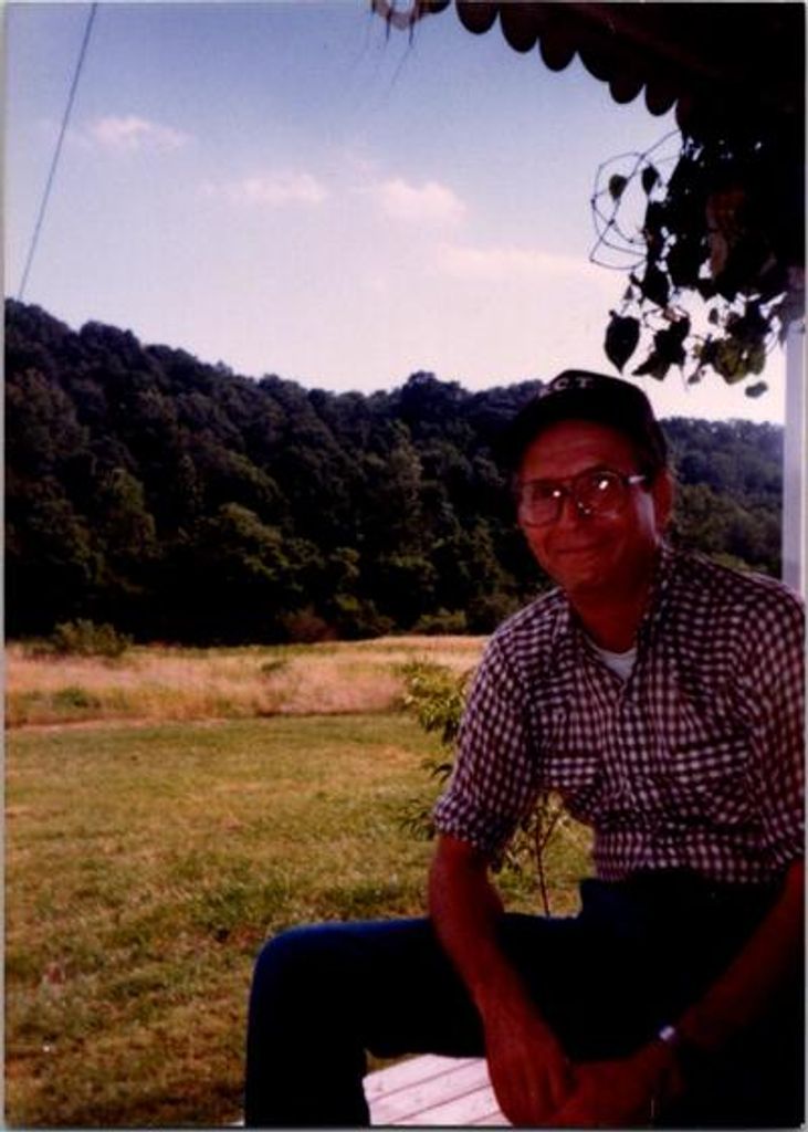 Everett Charles Thomas Profile Photo