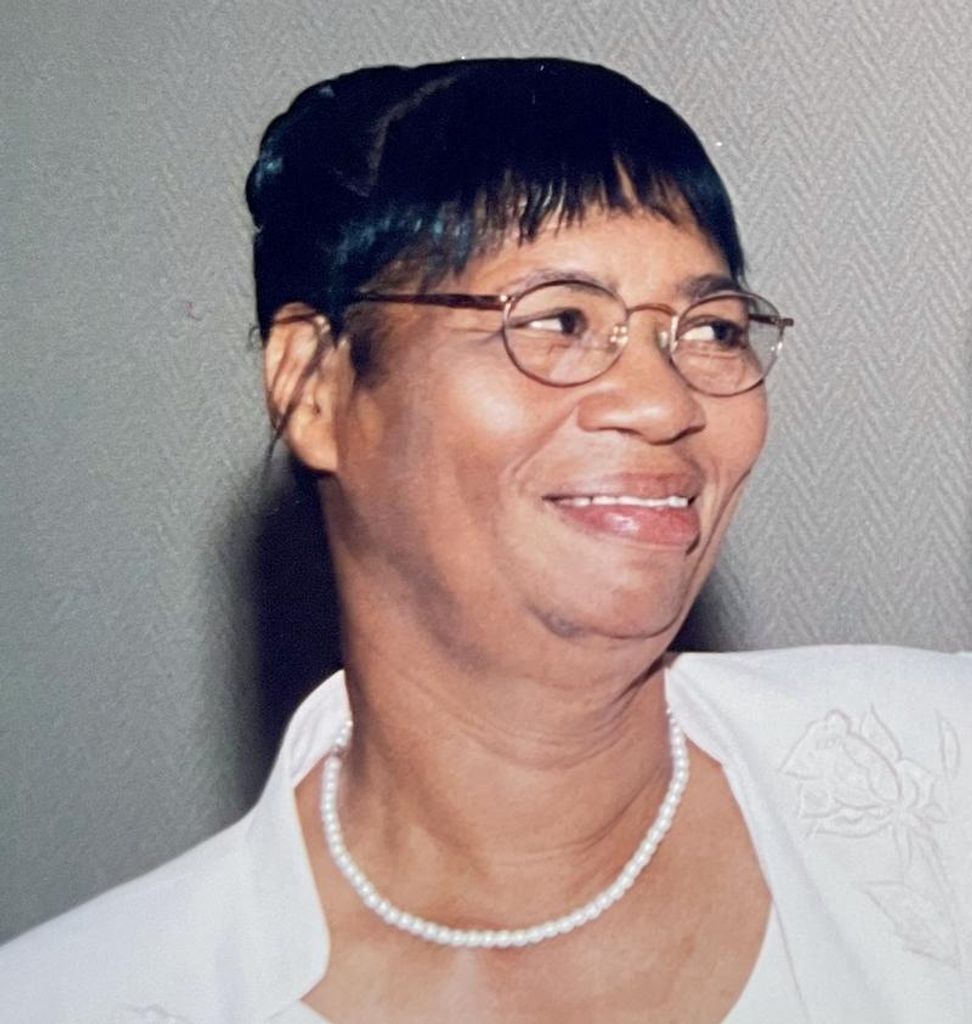 Ms. Myrtelena Wedderburn Profile Photo