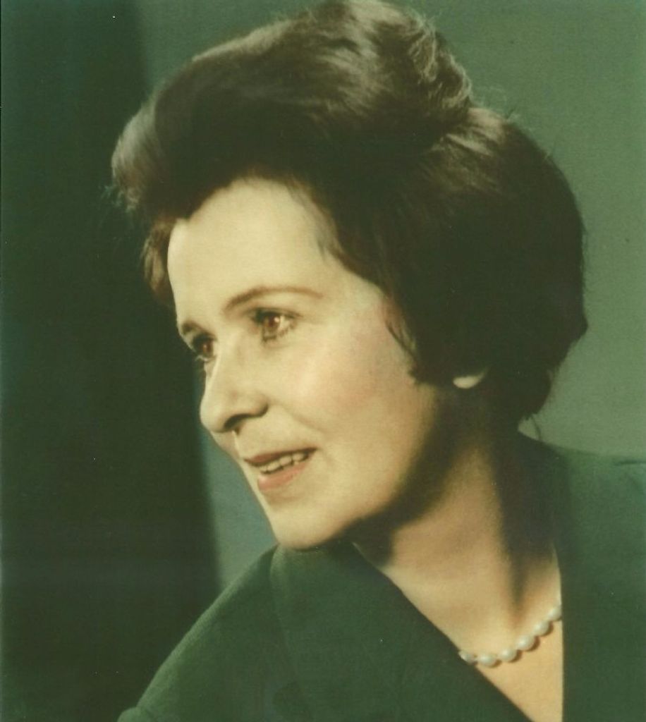 Claire  E. Miedema
