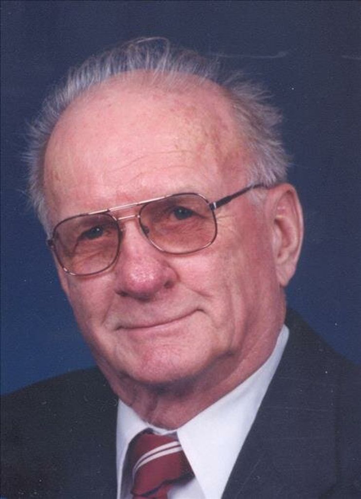 Elwood  McKenzie