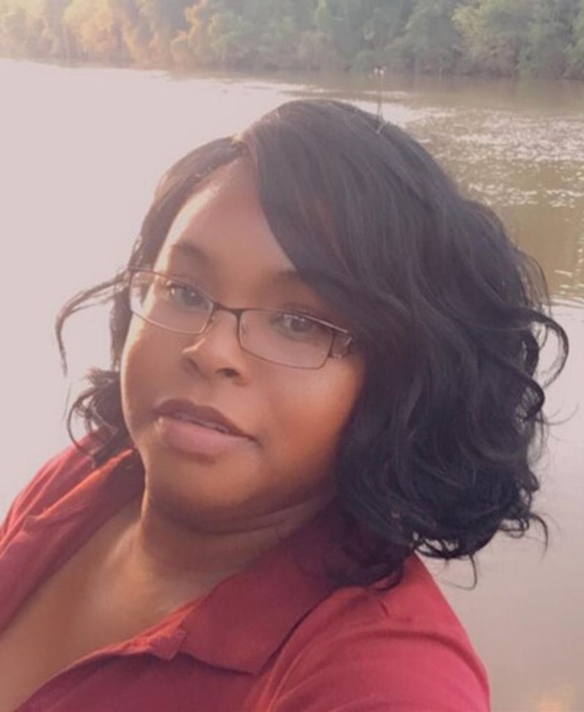 Ms. Elizabeth Adams Profile Photo
