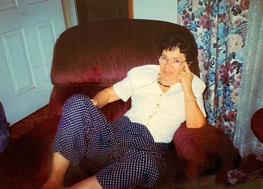 Mary Mills photo gallery thumbnail 6 of 103