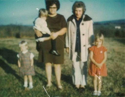 Linda Sue Brandon photo gallery thumbnail 27 of 30