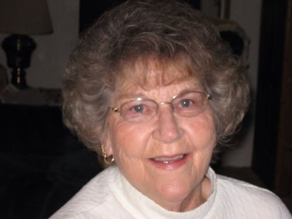 Elva  May Mckee