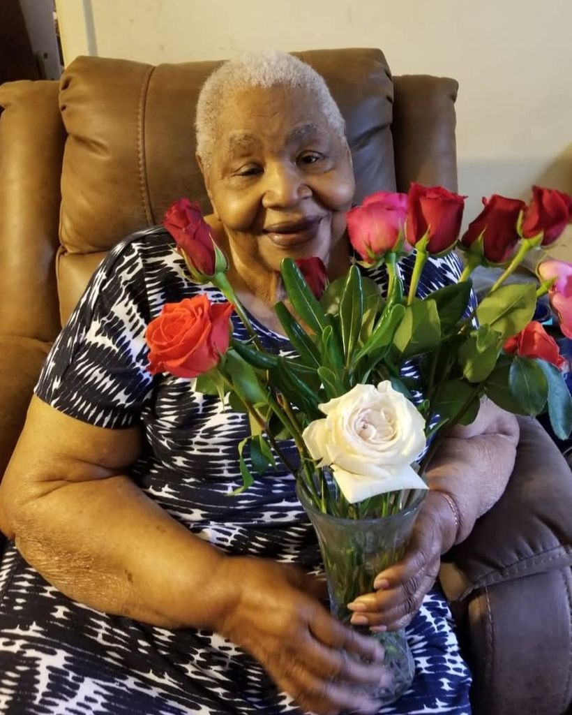Alberta Akins