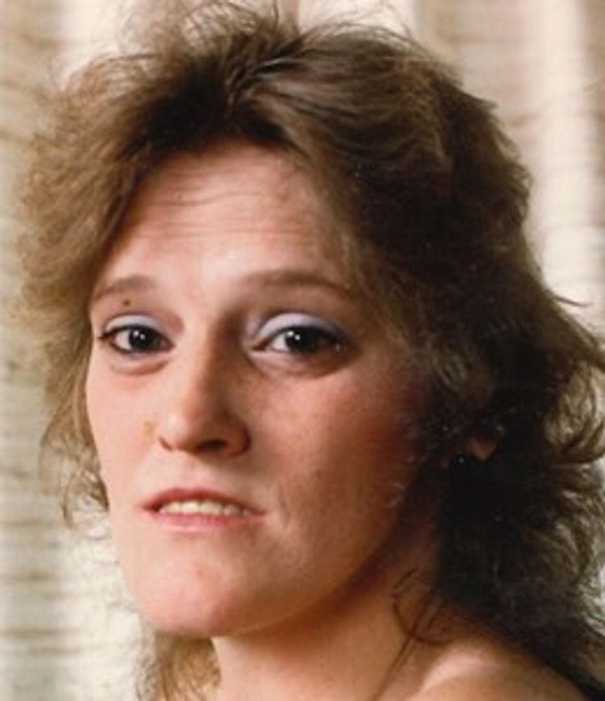 Linda Sue (Carmickle) Elliott