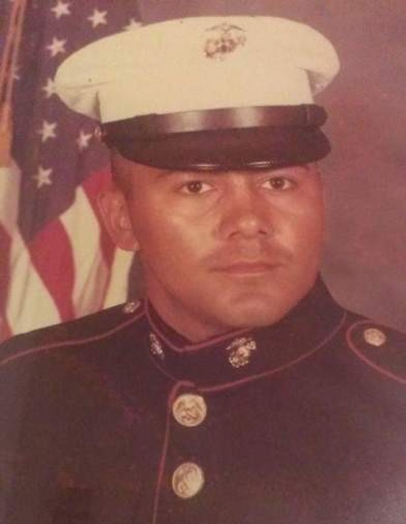 LOUIS FLORES