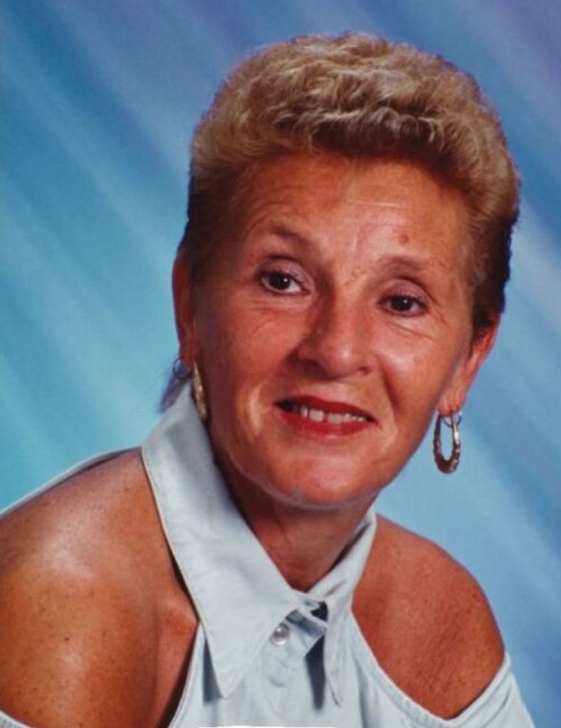 Una "Ginger" Lois (Gareau)  Gareau
