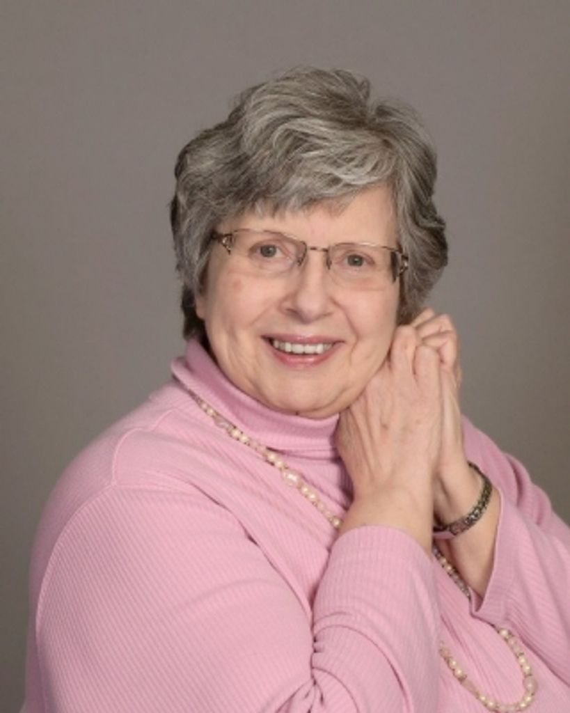 Ruth E Homuth